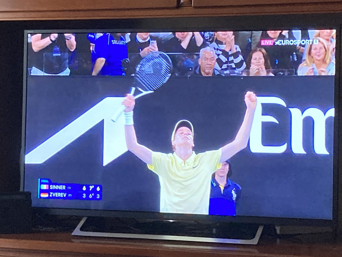 Non ce n’è per nessuno…‼️

#AustralianOpen #sinner #fitp <a href="/janniksin/">Jannik Sinner</a>