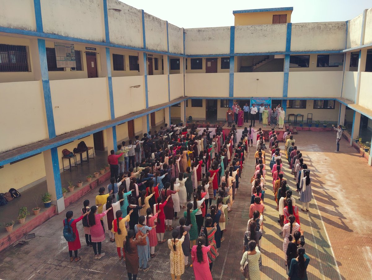 Vicky_Nss_vol83's tweet photo. कार्यक्रम अधिकारी डॉ. @DBNSSPO के मार्गदर्शन एवं नेतृत्व में @NSSUFNGCFCG के स्वयंसेवकों ने #मतदाता_रैली_एवं_शपथ_कार्यक्रम का आयोजन किया गया। कुछ झलकियां... 25/01/2025
@_NSSIndia @ashokshrotinss @NSSRDBhopal @Rajkumarnss @YASMinistry @gajpal_l @NeetaBajpai5 @nssptrsuCG https://t.co/JOha52rqko
