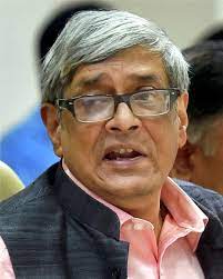RamSinghEcon's tweet photo. Happy to share that three distinguished members the @DelhiSchoolOfEC  fraternity have been honoured with Padma Awards:
Prof K.L Krishna 
Shri Bibek Debroy
Prof V R Panchamukhi 
Their contribution to the nation is an inspiration for the DSE community https://t.co/fR25R2ne20
