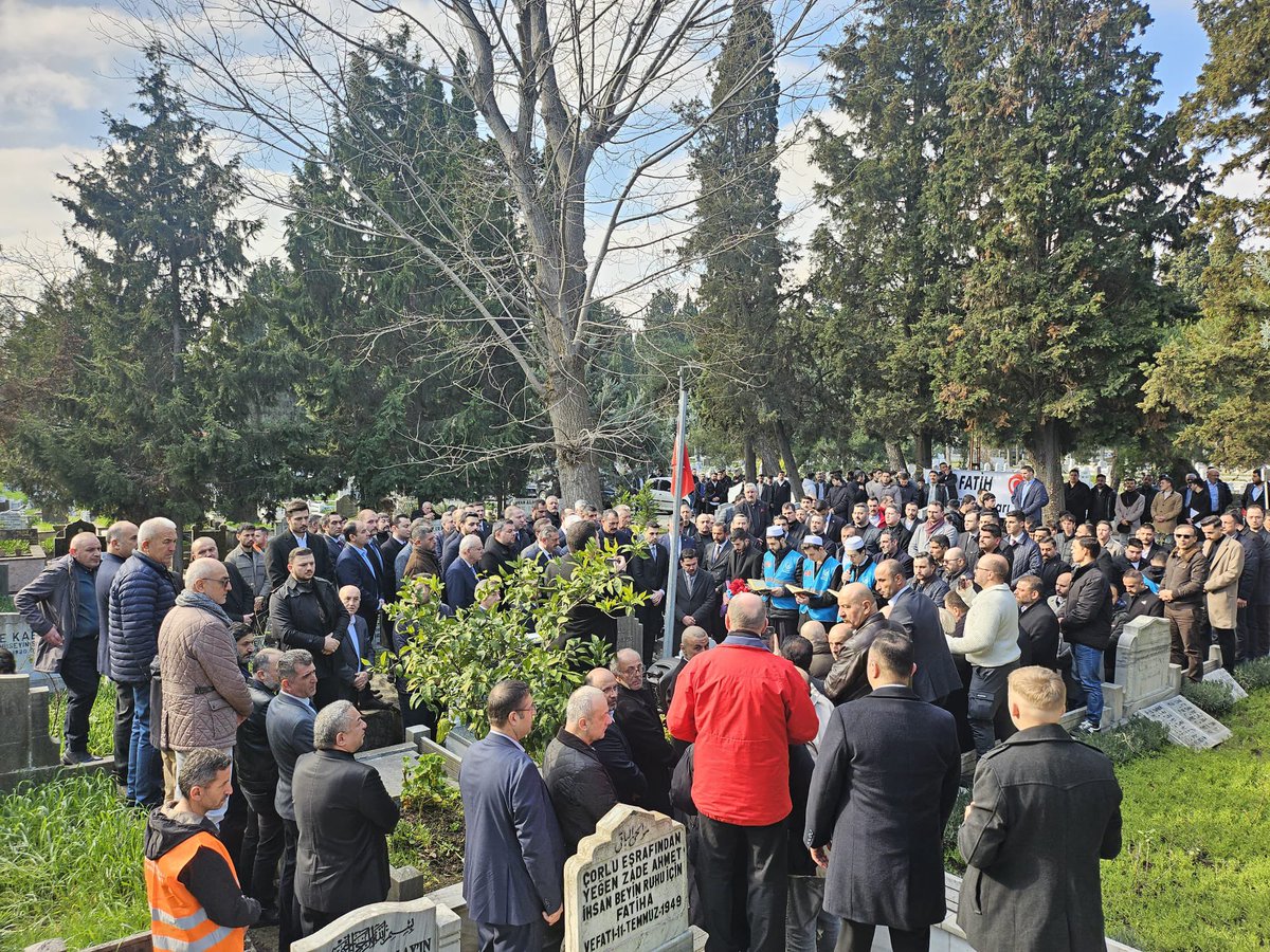 İl Başkanımız Sn. <a href="/sertel_selim/">Sertel Selim</a>, Ülkü Ocakları İstanbul İl Başkanı Sn. <a href="/Aalparslandogan/">Alparslan DOĞAN</a>, İl Yöneticilerimiz ve dava arkadaşlarımız; şehadetlerinin yıl dönümünde, Ülkücü Şehitlerimiz Cengiz Akyıldız ve İbrahim Küçük'ü kabirleri başında dualarla andılar.

Aziz şehitlerimizin