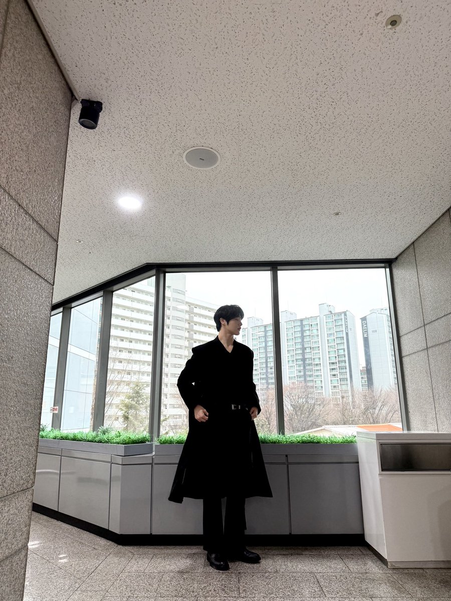 CIX_twt's tweet photo. 흑발했다! ⚡️❤️🖤

#CIX #씨아이엑스 #현석 #윤현석 #서기 #막내 #FIX #픽스 #픽스내거 https://t.co/hEMTM37JQj