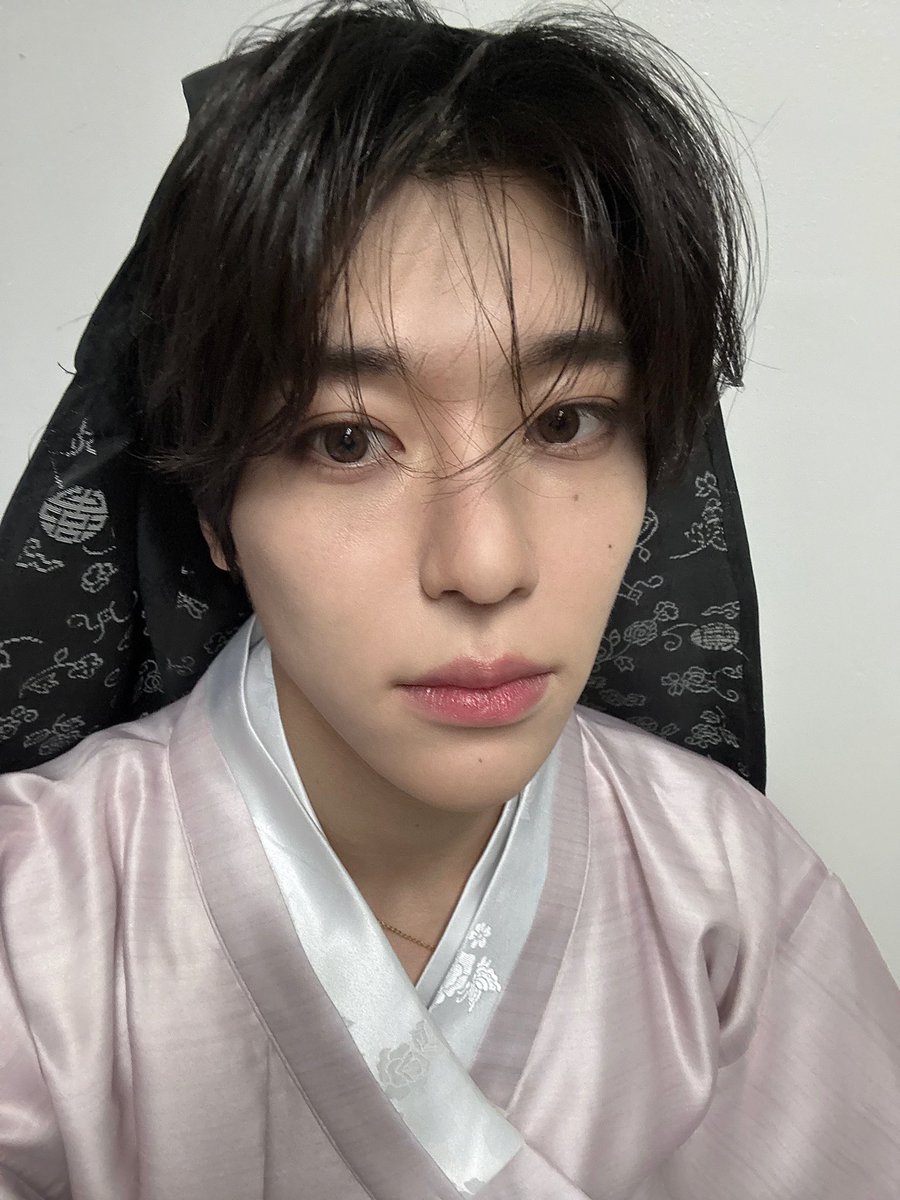 sionarchives's tweet photo. #SION weverse update https://t.co/ZPBz3cEUYU