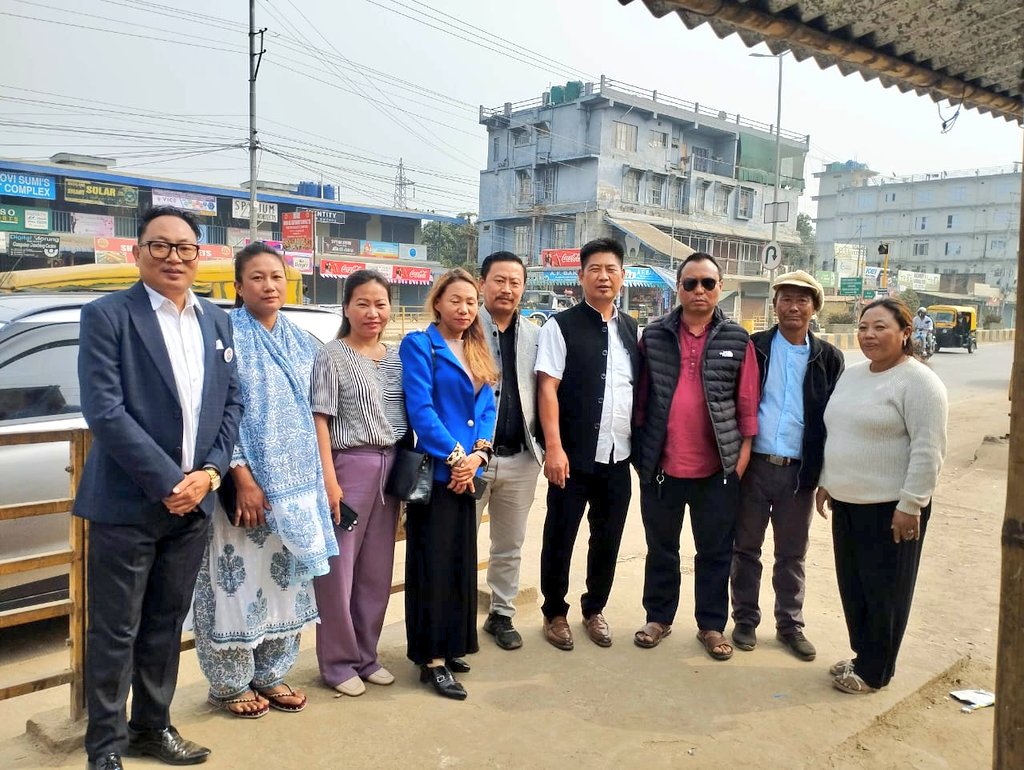 BJP_3dimapurlll's tweet photo. Accompanied Shri @AlongImna, Minister of tourism &amp; higher education &amp; celebrated Republic day at Chumu. Shri @ShekisheSema, district president bjp Dmp, chumukidima, &amp; Niuland along with district official, Mandal President &amp; officials of bjp 3 Dmp-III joined the celebration🇮🇳. https://t.co/UKTk0Ecyve