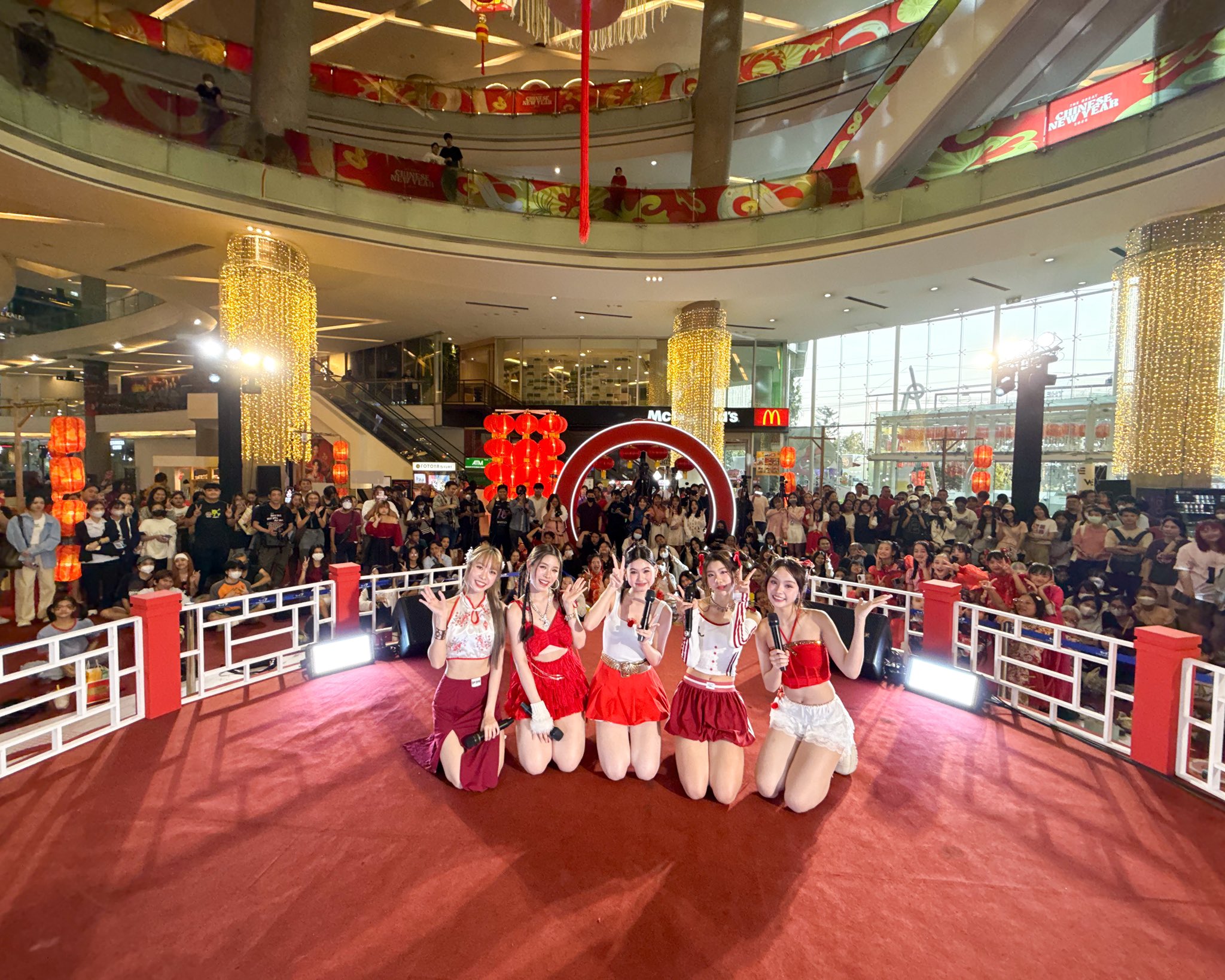 GiN7FIKaYAABzcv?format=jpg&name=large