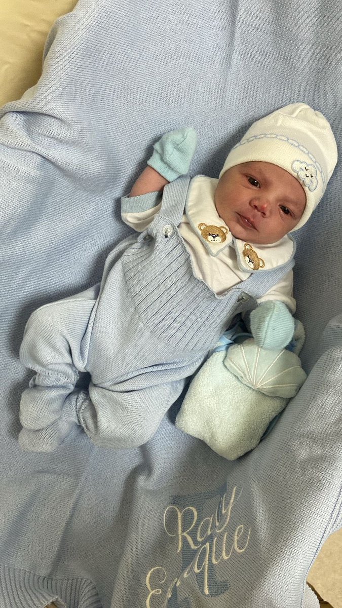 mendes_kawanne's tweet photo. por este filho orava eu, e o senhor ouviu minha oração.

-  1 Samuel 1:27 🤱🏻💙😭 https://t.co/uPs5GsfJJh
