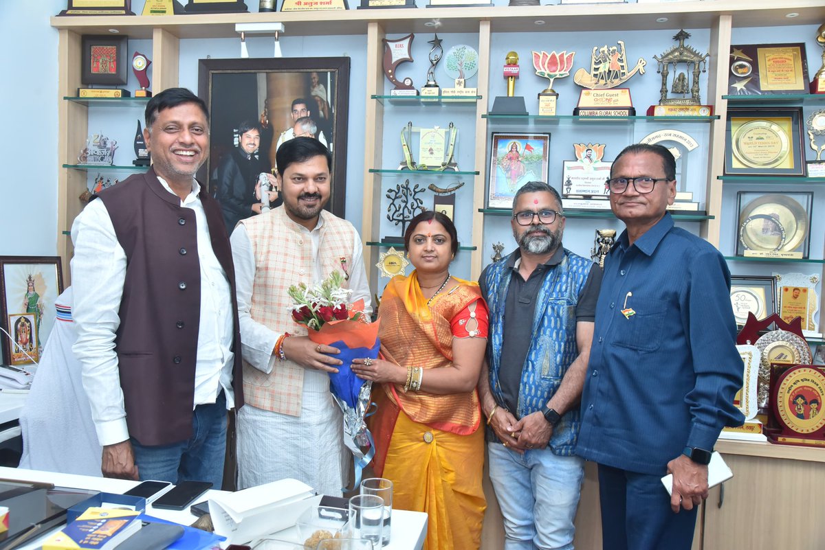 anujsharmacg's tweet photo. नगरीय निकाय चुनाव में नगर पंचायत खरोरा से सुनीता अनिल सोनी जी, नगर पंचायत कूंरा से गोविंद साहू जी एवं नगर पालिका तिल्दा से चंद्रकला खुमान वर्मा जी को अध्यक्ष पद के प्रत्याशी बनाए जाने पर हार्दिक बधाई एवं शुभकामनाएं।

इस दौरान पूर्व विधायक श्री देवजी भाई पटेल जी, खरोरा नगर पंचायत चुनाव प्रभारी श्री वेदराम मनहरे जी सहित पार्टी के नेतागण उपस्थित रहे।