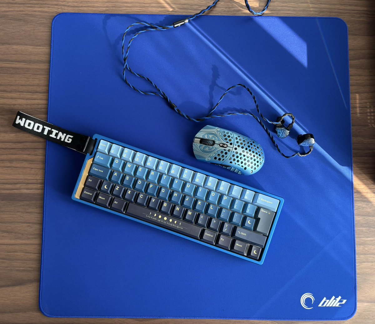 Atomo tweet media