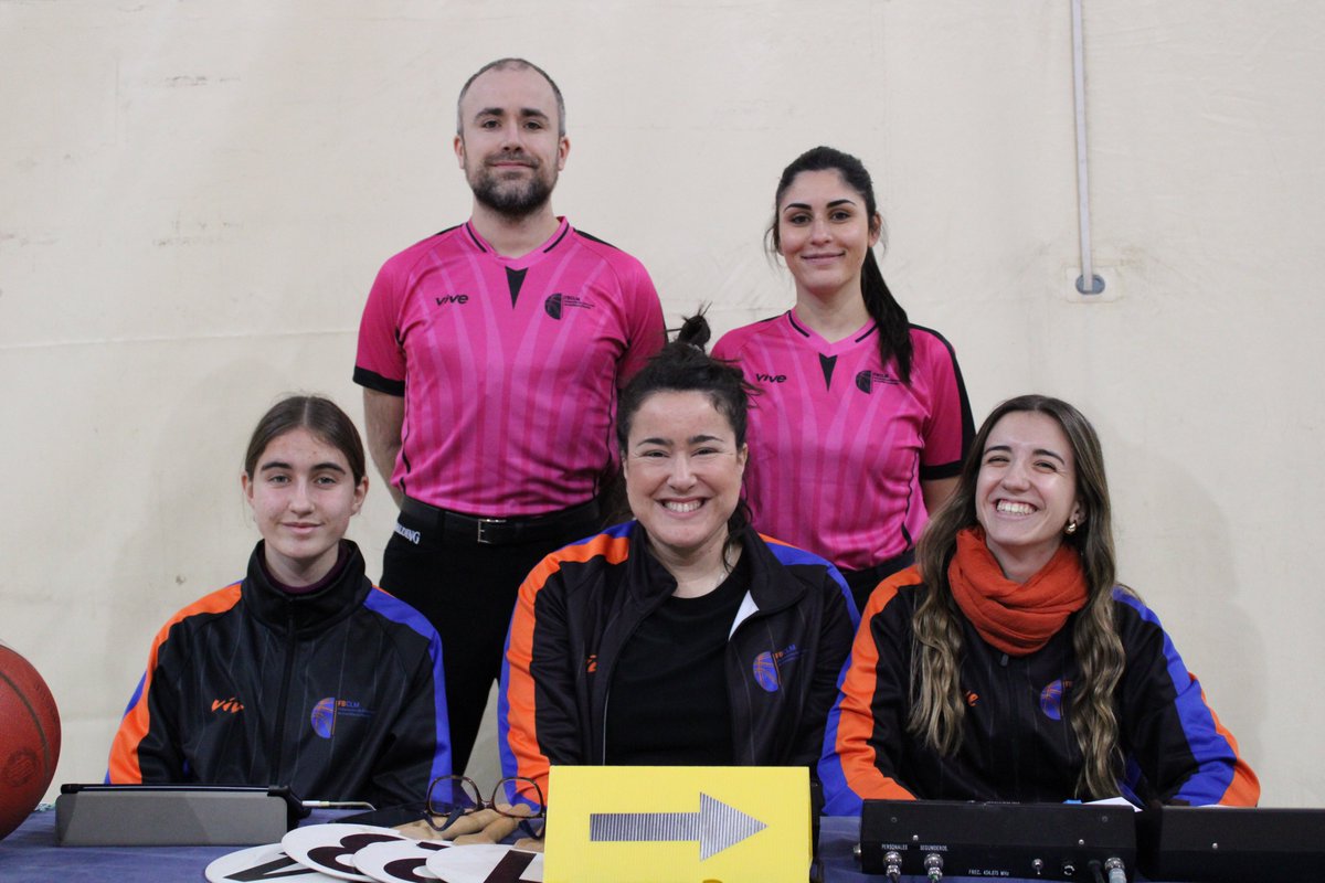 fbclm's tweet photo. #LigaUCLM 🚹 | Arranca la SF2 en Guadalajara. Os presentamos el equipo arbitral que dirigirá el encuentro entre @Talavera_Basket  y @Rado_Pakolo_44  
💻Enlace Streaming👇
🔗https://t.co/c44CH4ZPTs
📊STATS by @SwishAllHoops 
#PasionXBasketCLM #CopaUCLM https://t.co/95PSNxxYU8