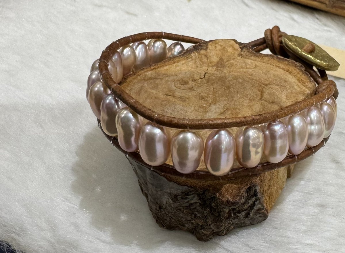 akihana_shop's tweet photo. 《2月の出展情報 ①》
【兵庫】
■1日(土)、2日(日)
紫の作家展・宝塚市立文化芸術センター(おおやね広場)
【岐阜】
■7日(金)〜9日(日)
第6回ことのわ・JR岐阜駅直結アクティブG(2階ふれあい広場)
#akihana
#アキハナ
#ことのわ
#activeg
#紫の作家展
#宝塚市立文化芸術センター https://t.co/Q3Iee9Z4Kx