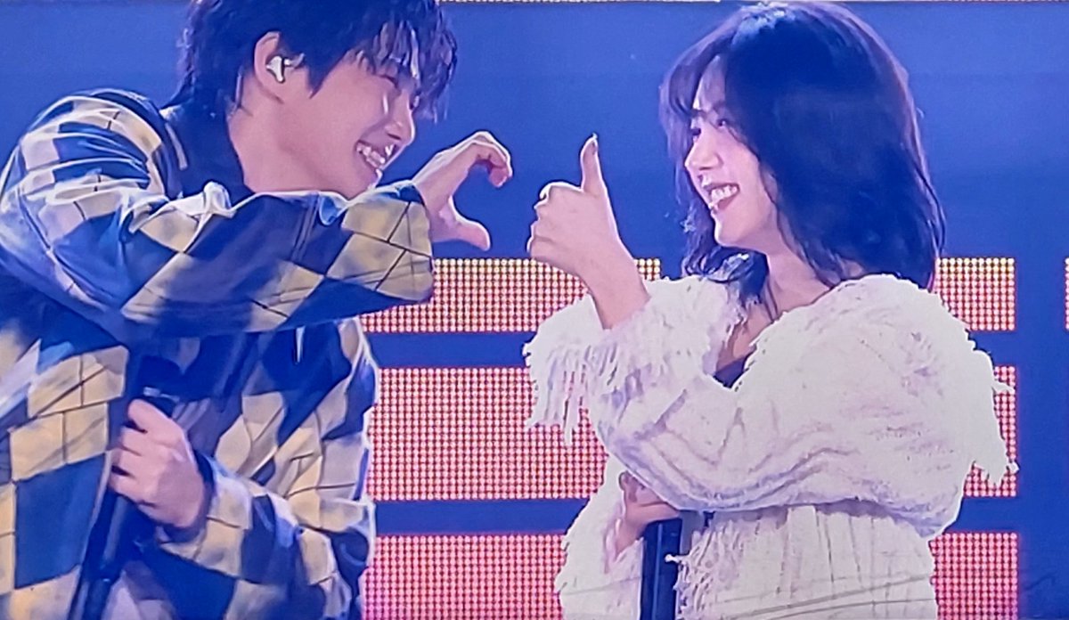 revengepsycho's tweet image. SUHO &amp;amp; WENDY performing "CHEESE"!!! 🥹
#SUHOMME