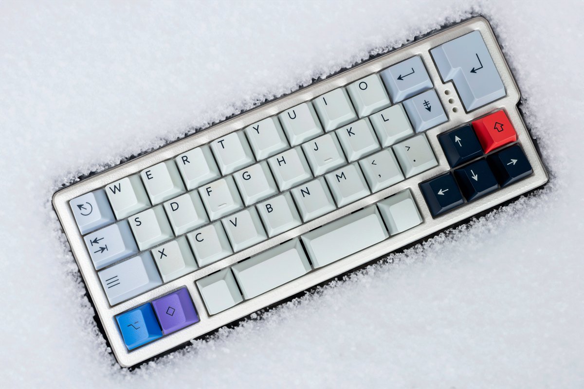 Mil_Keyboard's tweet photo. Keyboard: Qazikat
Switch: Kailh DeepSea Silent Whale Tactile
Keycap: PBTfans Spark Light

#KEEB_PD #KEEB_PD_R234 https://t.co/cLFeEIvbxf