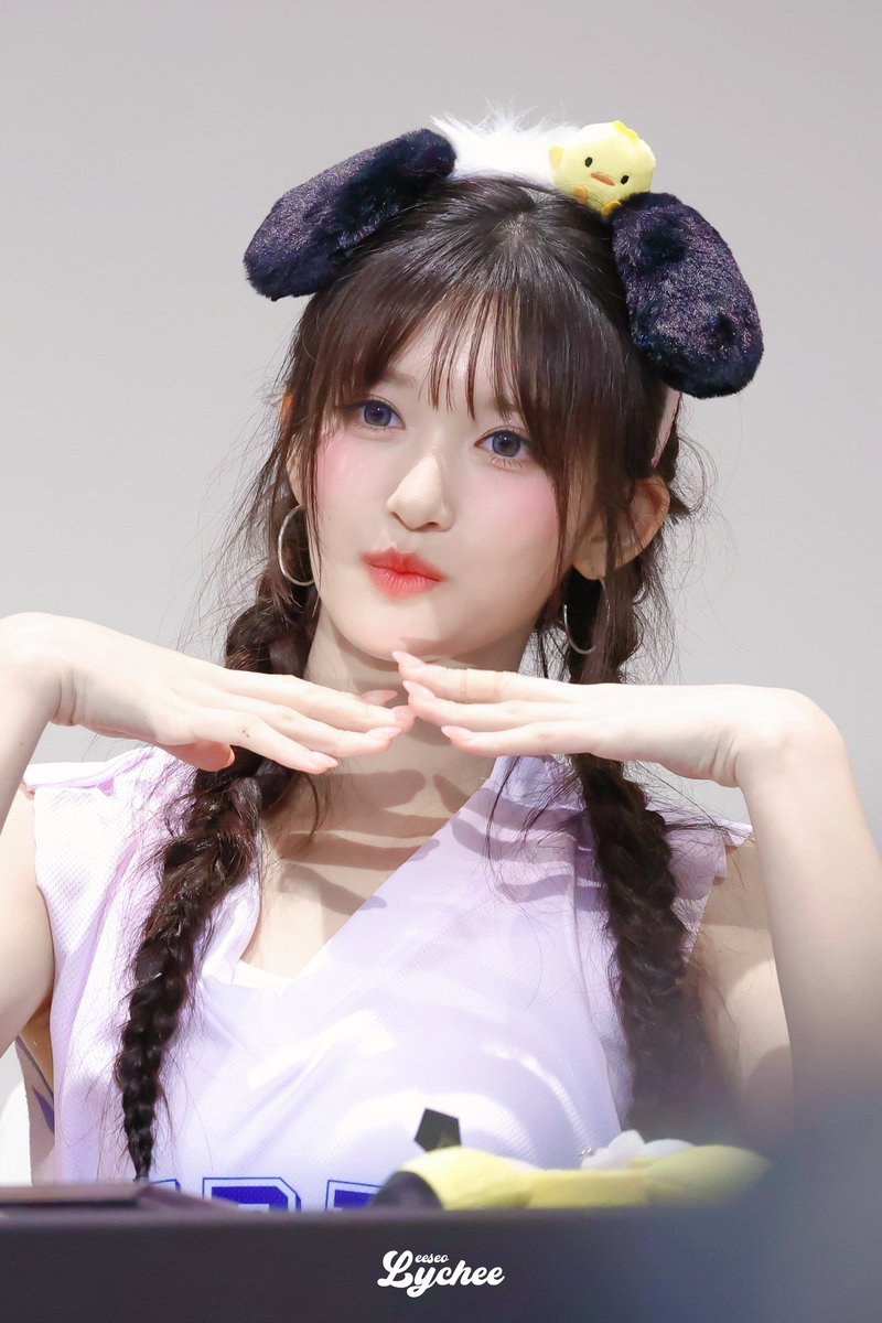 예쁜 흑발

#IVE #アイヴ  #아이브 #이서 #이현서 
#LEESEO #イソ <a href="/IVE_twt/">IVE</a>