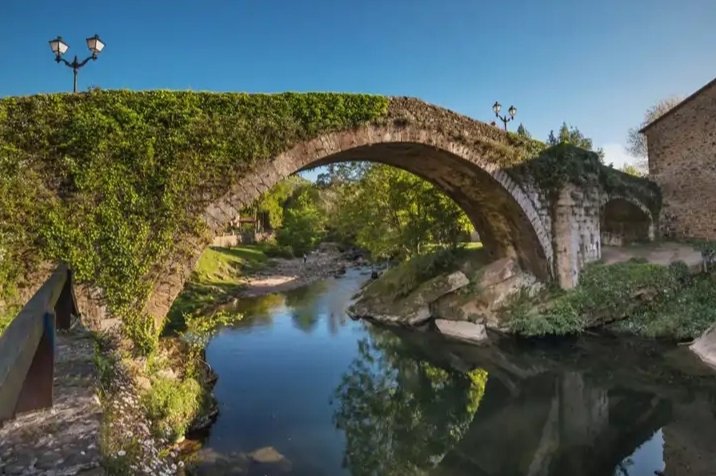 pepegarciaex's tweet photo. Los pueblos más bonitos de Cantabria:
- MOGROVEJO: encanto medieval a los pies de los Picos de Europa
- CARMONA: barrios entre montañas
- POTES: cocido y vistas en el corazón de Liébana
- LIÉRGANES: historia, leyendas y churros con chocolate 📷🙋🏾‍♂️⬇️ https://t.co/XNPoXSnI2r