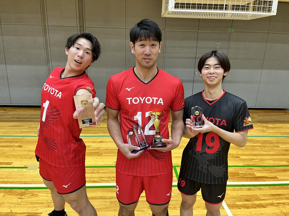 VolleySunHawks's tweet photo. 個人賞受賞者
最優秀選手賞&amp;JVL賞&amp;スパイク賞
#石黒拓未選手
サーブ賞
#西村駿佑選手
サーブレシーブ賞
#大野祐大朗選手

たくさんの応援ありがとうございました
3月に山梨県で開催される本戦に向けて
頑張っていきます！ https://t.co/5PqkH00xbO