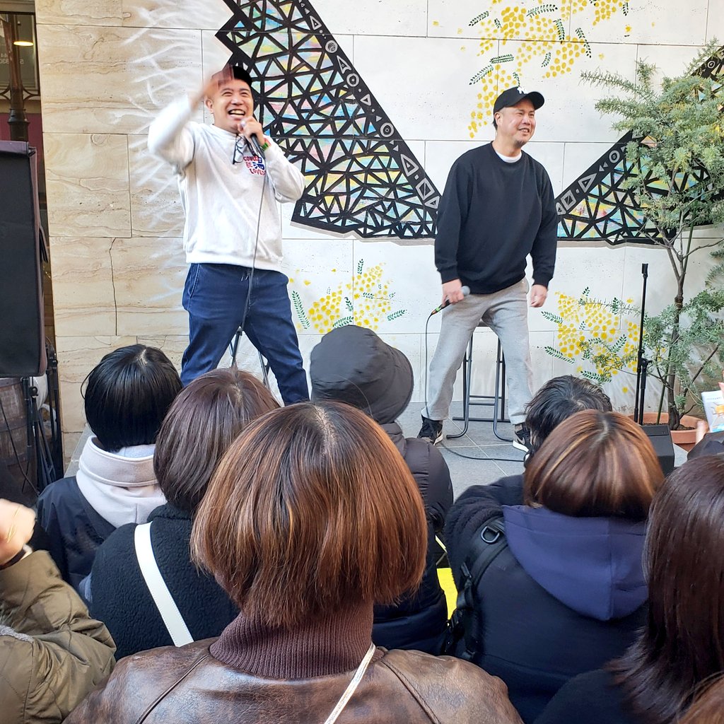 taakuuuuun_dayo's tweet image. ISML、女子ファンで三階席まで満員‼️
この後サウナハウスで何かやるって‼️
#ISML
@kitamitty &amp;amp; @totonoia 
@nus_saunahouse