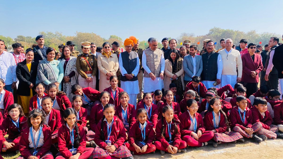 सभी #फतेहाबाद हलकवासियों को 76वें गणतंत्र दिवस की हार्दिक बधाई, आइए, इस पावन अवसर पर हम सभी एकजुट होकर राष्ट्रीय एकता, अखंडता, धर्मनिरपेक्षता, और साम्प्रदायिक सौहार्द को और अधिक मजबूत करने का संकल्प लें।
जय हिंद… 🇮🇳
#RepublicDayIndia 
#Fatehabad 
#Haryana
