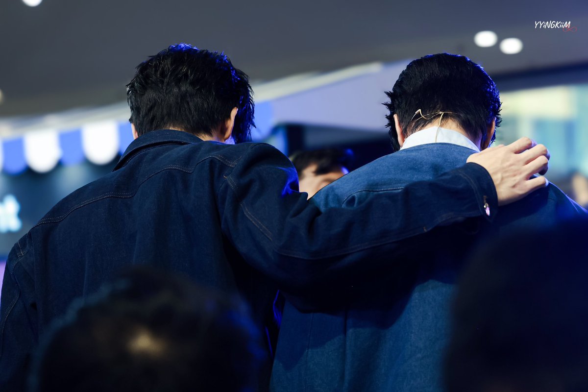 KyuniesBoyMikey's tweet photo. I just realized this might be Sky’s first international event and fanmeet🥺And he gets to be with Nani😭It has been a long journey but Im so glad he’s still trying his best everyday and now he has gradually got the recognition and love that he deserves.

‘Don’t worry cuz Sky has Nani now’😭You will never have to walk alone anymore. Nani will be with you every step of the way, and all of us too🙏Lets walk together on the flower road for a long long time🩵🩷🤍