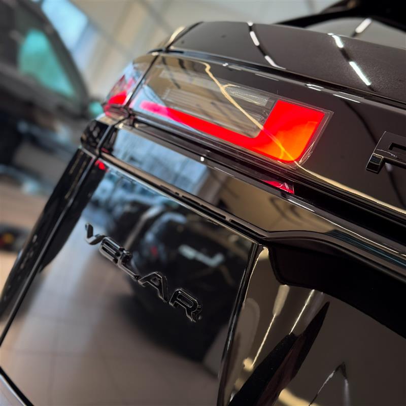 Barretts Land Rover tweet media