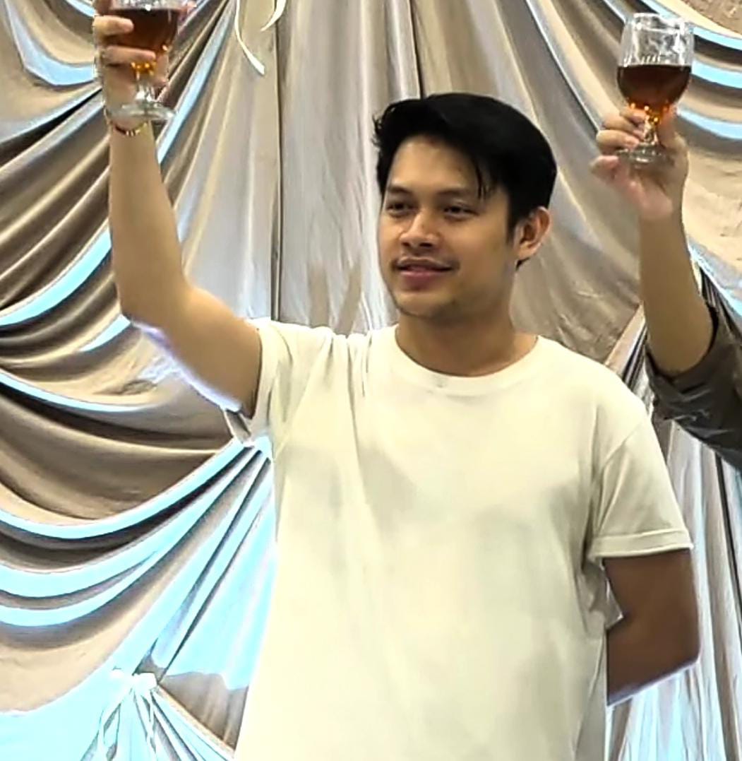 dumprit_'s tweet photo. cheers to for all freedom 🥂🤩 https://t.co/thjdaxOKEb