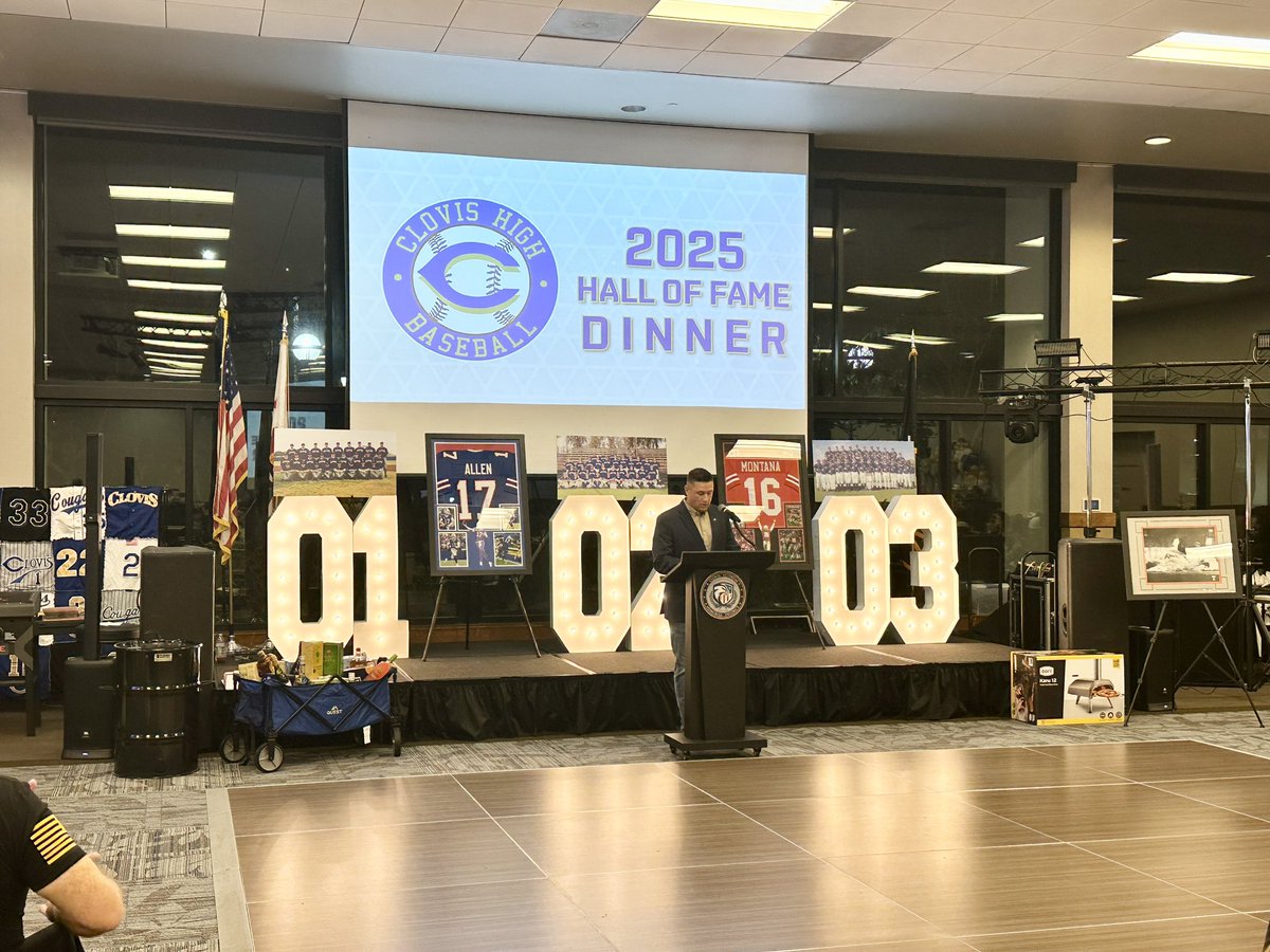 Eriq_Cervantes's tweet photo. The 18th annual Hall of Fame dinner fundraiser for Clovis High Baseball was a huge success! A great night raising funds for the program. Expectations are sky-high for the 2025 Varsity team—good luck this season, boys! #GoCougars #ClovisBaseball #ClovisHighBaseball https://t.co/83eqwcrGlK