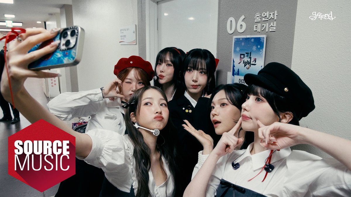 [🎞️ #Special_Clips]
GFRIEND Special Album 'Season of Memories'
<우리의 다정한 계절 속에> Music Show Behind

▶️ youtu.be/KFs63SVJMC0

#여자친구 #GFRIEND
#Season_of_Memories
#우리의다정한계절속에 🧭