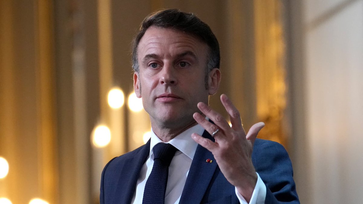 BFMTV's tweet photo. Avec 79% de Français mécontents, Emmanuel Macron atteint un niveau record d’impopularité
https://t.co/NzDG2hmgfn https://t.co/4CnwIXveYQ