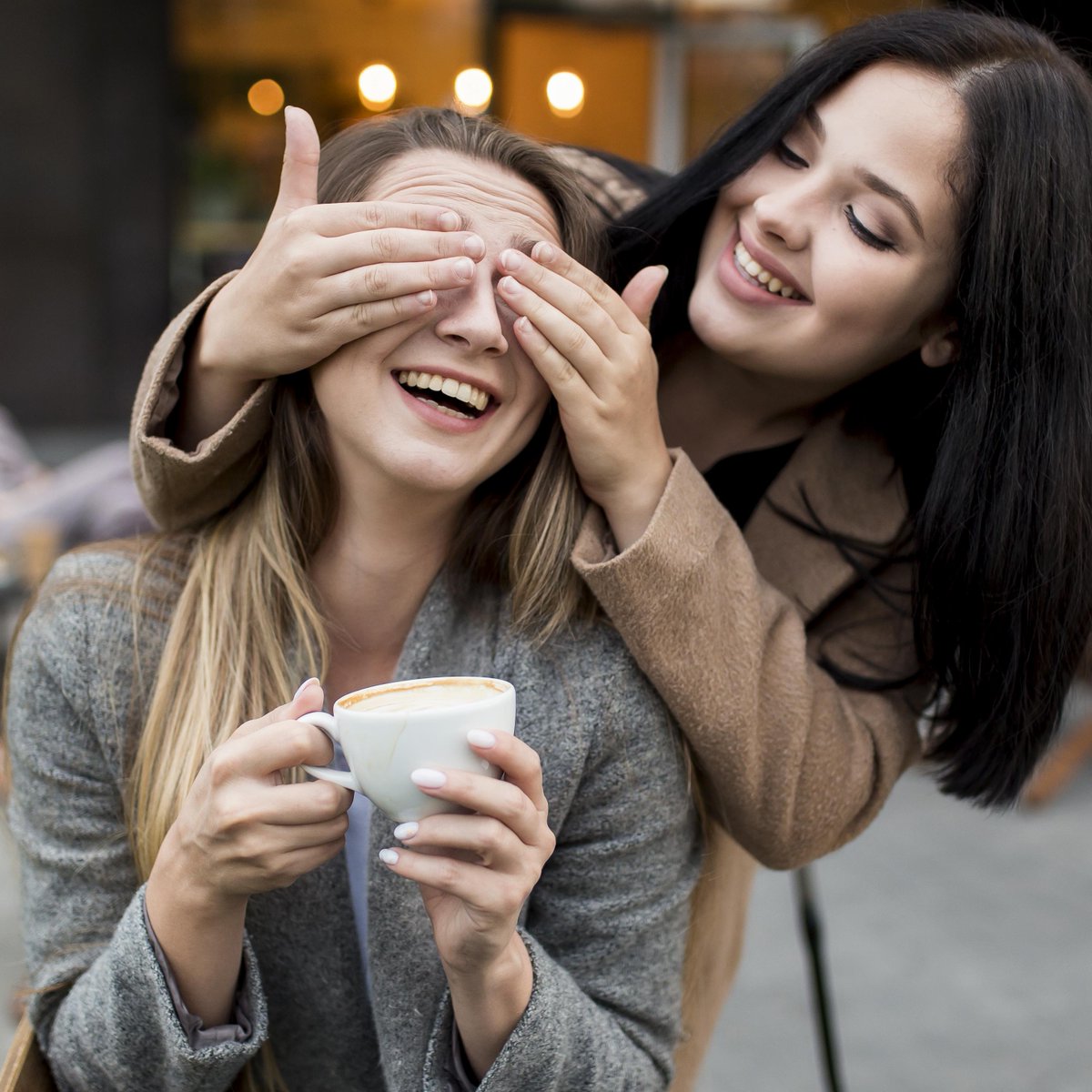 cafeaciegas's tweet photo. Más allá de la vista, más allá de lo evidente: vive una experiencia que despierta el alma!
#felizjueves #Ellaberintodelossinsentidos #ACiegasMusic #IntegrArte #orgullociego #multisensorial #elartedelnover #pioneros #teatro #música #experiencia #café #arte #cultura #Bogotá https://t.co/5zfPeJxGwq