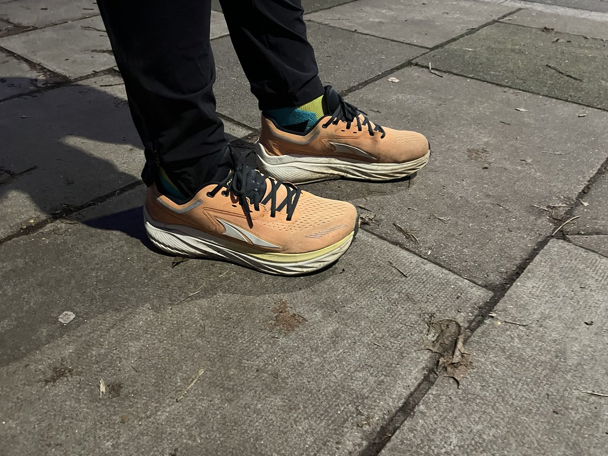 Yo morning 🤩
Slow jogging at my loop 🔁 
Nice and slow 🤘🏻
🐌🏃🏻‍♂️
Have nice Sunday everyone 👌🏻
#slowjogging
#slowheroteam
#ruszdupe
#nikonikoeverywhere 
#slowjog
#moveyourass
#trucht
#róbswoje
#weźniepierdolidźnatrening 
#workout
#slowjogginguk 
#weightlossjourney 
#london
#ealing