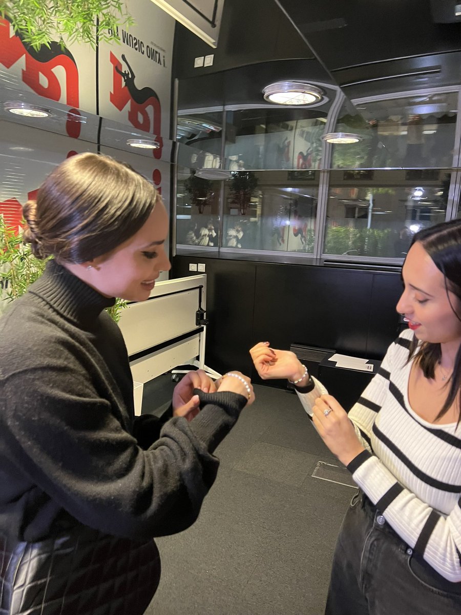 aesteetic's tweet image. 1 year of “i hope you know” 🥹🤍🪽
beautiful in the sunlight, beautiful in the moonlight. forever.