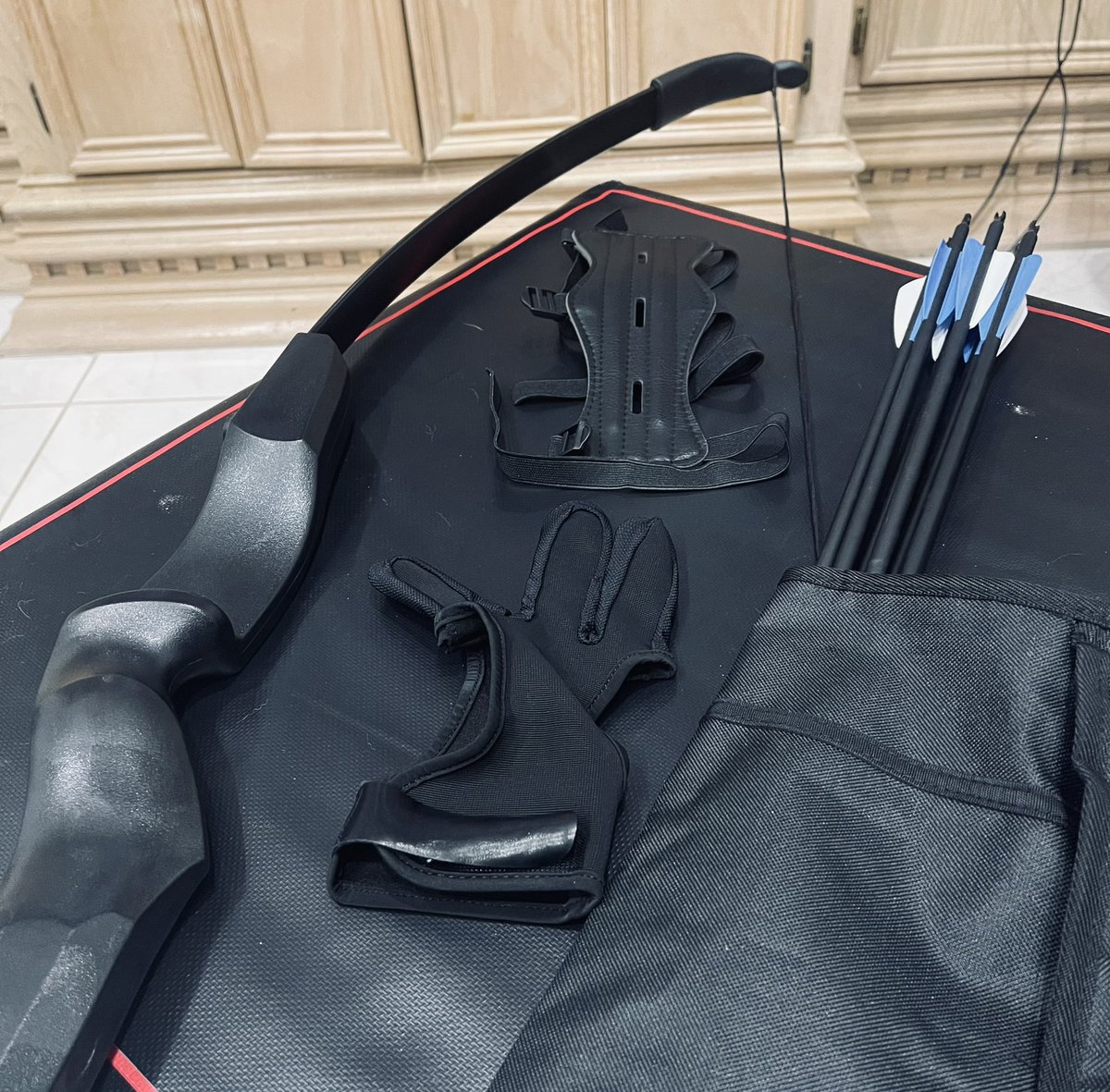 MikePinkardJr's tweet photo. I want to thank to thank my amazing family, my sister who got me this awesome archery set, ALL of the friends on FB that wished me a Happy Birthday, and the wonderful staff at the @redrobinburgers in Pharr, TX. All of you made it a birthday to remember! 🙏🏾🫶🏿🎁 https://t.co/IKmgV07Ajk
