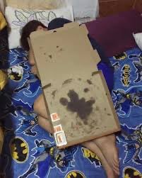 benjamolinero's tweet photo. Jajaja llego a casa y veo amigos de mi hermano durmiendo sentados corte 2 en una reposera y uno mas tirado en el sillón corte fiambre. Eran este https://t.co/6WjbB3snZL