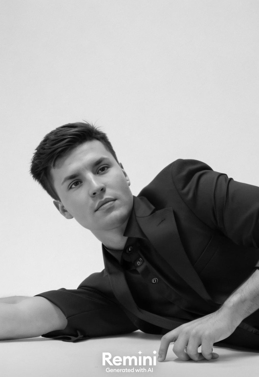 PowerFlower26's tweet image. AI generated pics
Наче справжній🥹
#укртві #gay