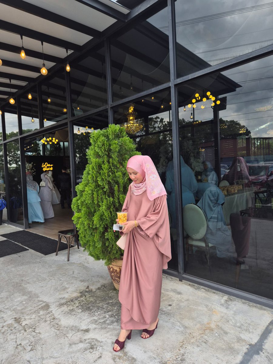 imsyara's tweet photo. Definitely stunning ❤️‍🔥 https://t.co/snmiYYmypE
