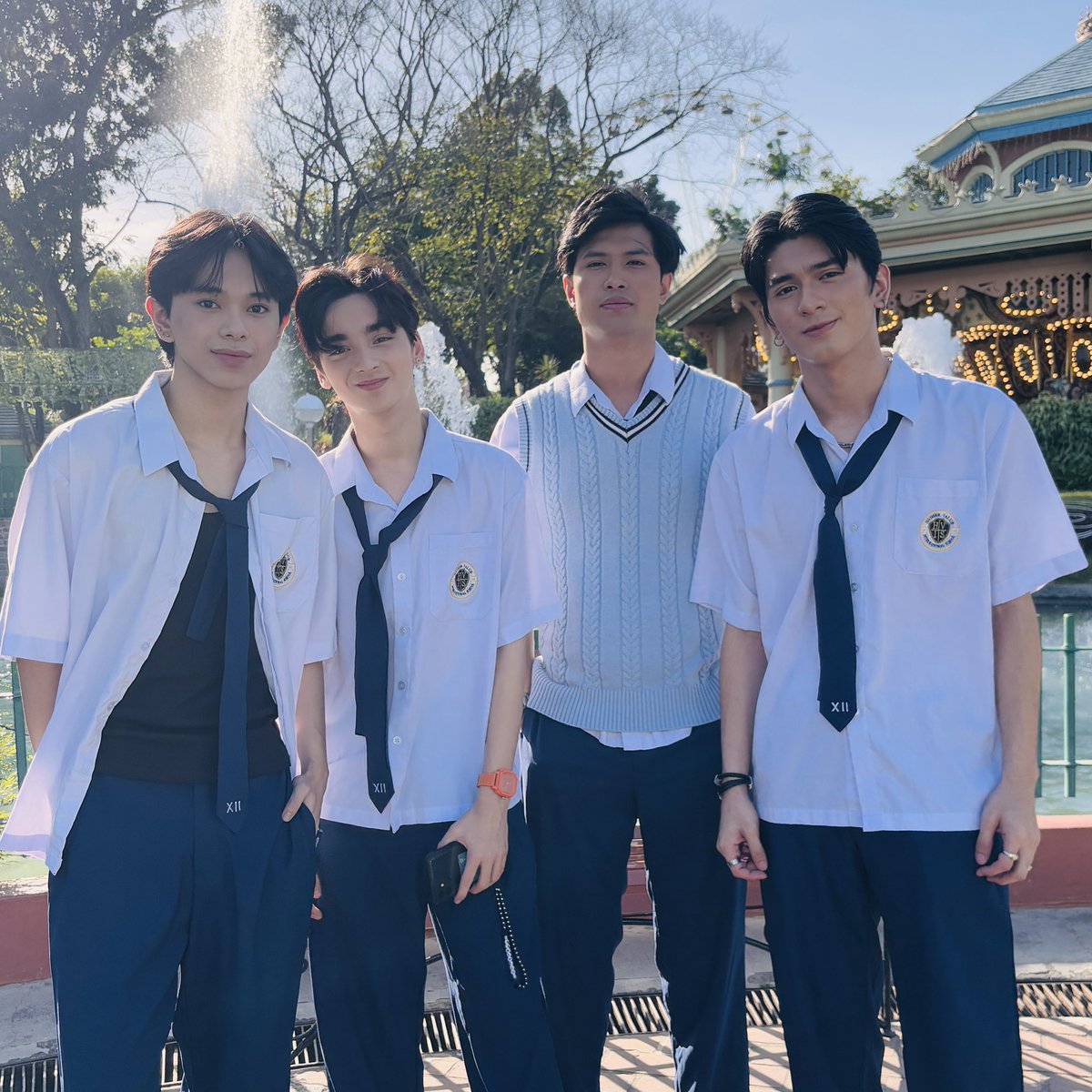 StudioVivaPH's tweet photo. LOOK: Ongoing shoot sa Enchanted Kingdom kasama ang cast ng Ang Mutya Ng Section E. 

Can you guess the scenes na magaganap sa amusement park? 

Don’t forget to watch Ang Mutya ng Section E now streaming on Viva One: https://t.co/IONLHCgTP2

#AngMutyaNgSectionE
#StudioViva https://t.co/NMHpyM3TDB