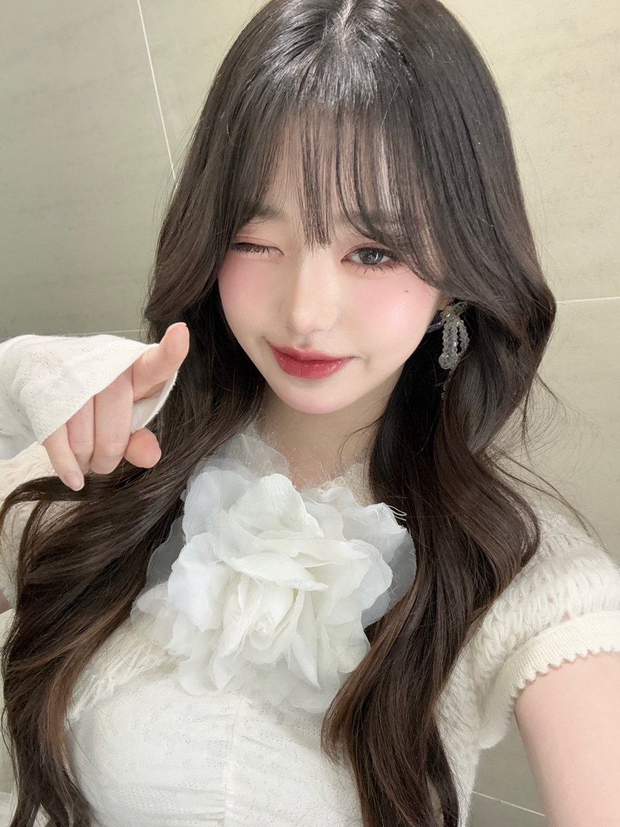 안녕 레블하트🤍👑 (설날에 쩰 행복할 사람은 바로 나랑 너🫵🏻)

#IVE #아이브
#JANGWONYOUNG #장원영