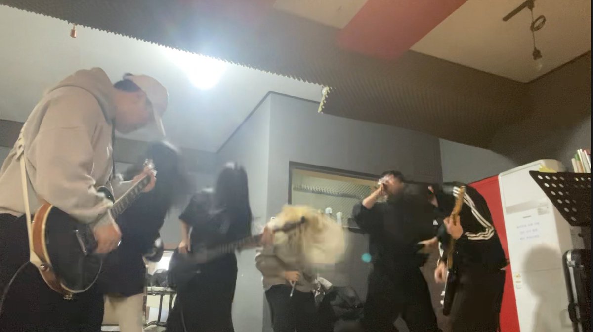 B_laughtel's tweet photo. 진성 메탈밴드 라프텔(아님) https://t.co/Cp1zgnB2Gz
