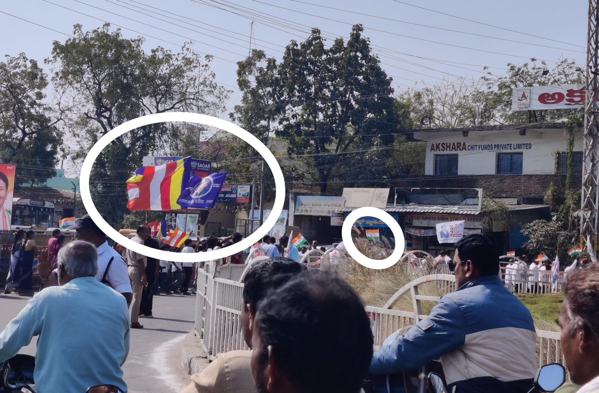 ExSecular_007's tweet photo. Flag size comparison!!? 
What they want to glorify?? https://t.co/9Pk7SvNEKo