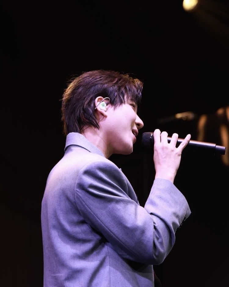 GMMTV's tweet photo. อยากจะบอกว่าวันนี้ขอบคุณทุกคนมากๆเลย วันนี้เต็มอิ่มสุดๆ ทั้งมีความสุขและสนุกมากๆ รักทุกคนนะค้าบ🧡🧡

I want to say today thank you very much to everyone. Today was extremely full with lots of happiness and fun.  I love you all.

ចង់និយាយថា អរគុណអ្នកទាំងអស់គ្នាសម្រាប់ថ្ងៃនេះ ពិតជាពោពេញដោយភាពសប្បាយរីករាយខ្លាំងមែនទែន ស្រលាញ់អ្នកទាំងអស់គ្នា

#GMMTVFANDAY16
#FKFANDAYxCAMBODIA 
#GMMTV