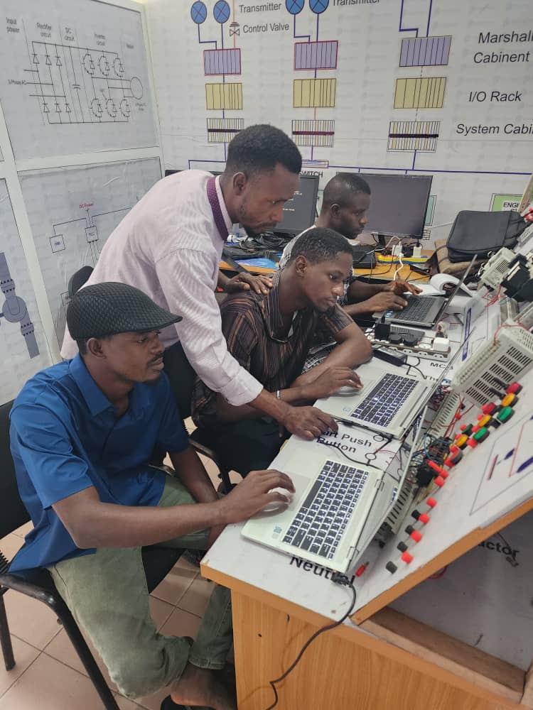 PinTechltd's tweet image. Actively training the next batch of Automation Engineers 💪
.
.
.
.
.
#automationengineering #automationengineer #industrialautomationengineering