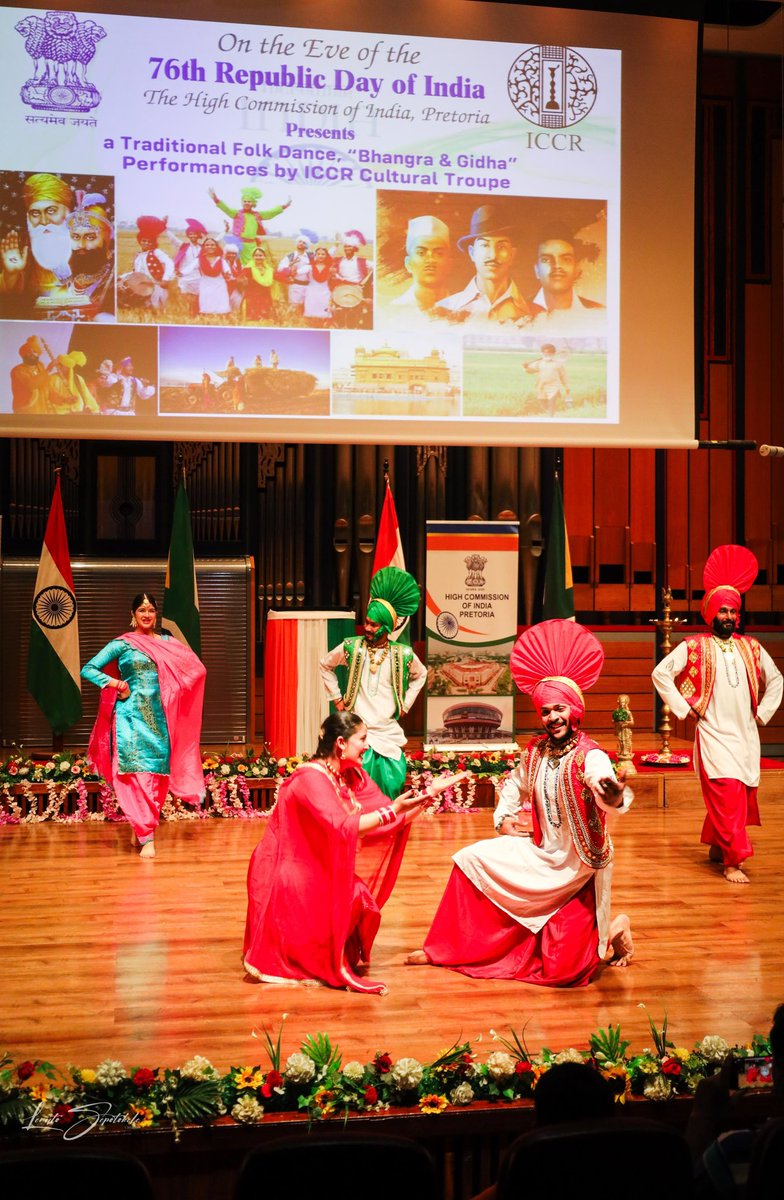 hci_pretoria's tweet photo. #RepublicDay #Punjab
On the eve of 76th Republic Day of India, a traditional folk dance “Bhangra” event organised at @unisa. Dignitaries from @GovernmentZA, members of Diplomatic Corps, Indian community enthralled by stunning performances.
@MEAIndia
@iccr_hq
@sidhant
@mygovindia https://t.co/fNAFvfVE8M
