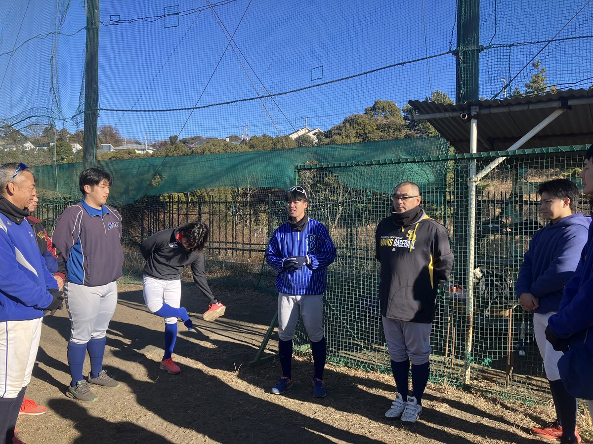 wienBBC's tweet photo. 【活動報告】
1月26日は県内グラウンドにて全体練習を行いました！
ポジションリーダーを中心に新たなウォーミングアップや練習メニューを取り入れ、有意義な活動となりました！
内野手の「ノック3本取り」はWIENの名物練習になりつつあります…😀💦
内野手の皆さん、出し切りましょう。笑 https://t.co/PNpKL8WUHC