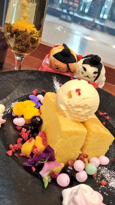 ぶり丼と花茶と台湾カステラだよ ジェミたん&ジェミころんの兄弟感かなりかわいい