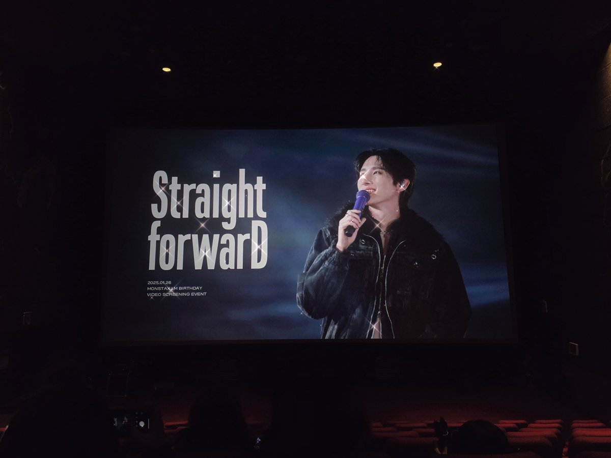 Ｓｔｒａｉｇｈｔ ｆｏｒｗａｒｄ

반짝이는 사랑을 볼 수 있어서 
보는 시간 동안 너무 행복했습니다
앞으로도 행복한 사랑합시다

#간단명료하게_창균