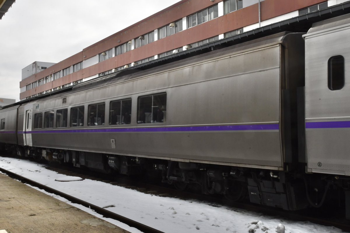 extra_car21's tweet photo. 25/01/26
4006D 特急おおぞら6号(ｷﾊ261系釧路車+函館車7両)
１・２号車 ST-1122
３号車 ｷﾊ260-1341
４号車 ｷﾊ260-1344
５号車 ｷﾊ260-1331*
６・７号車 ST-1222

6次車の石勝線・根室本線走行は初めて？ https://t.co/TxtrL11X1J