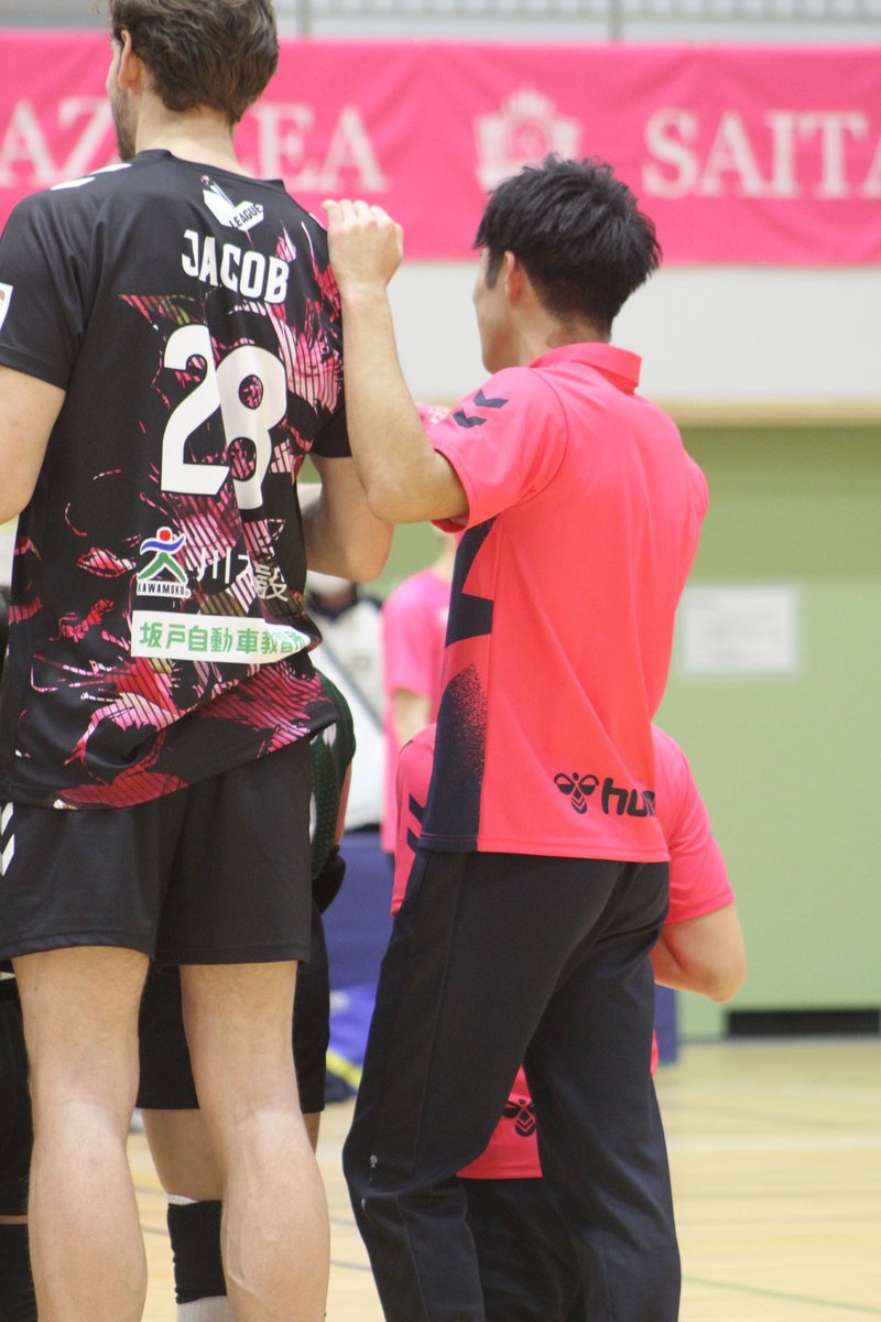 volley_7_7's tweet photo. 今日もかっこいい推しシリーズ🩷ྀི

 #笠原啓太 コーチ https://t.co/BZ9AJtWasH