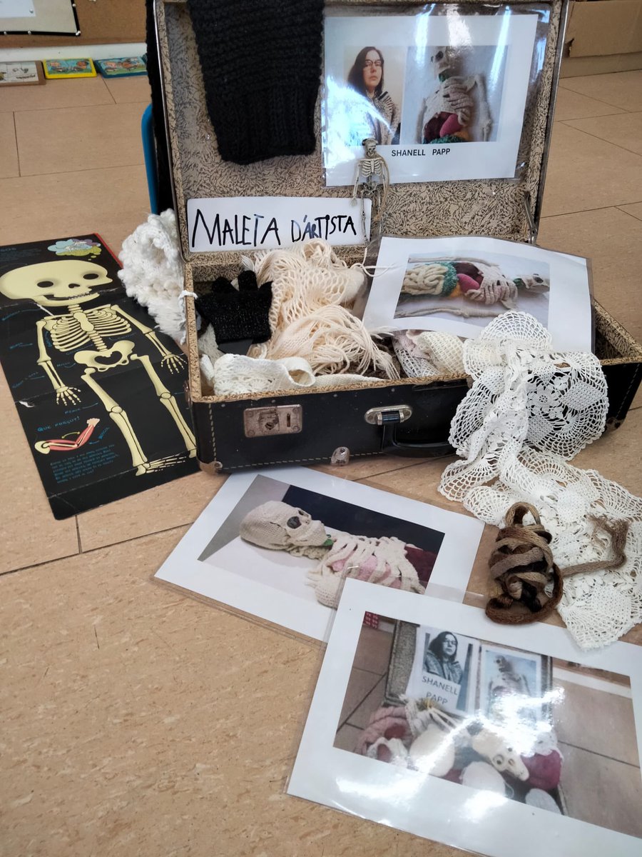 Escola La Immaculada tweet media