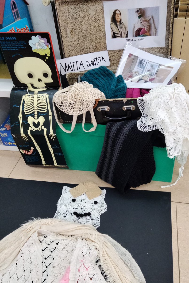 Escola La Immaculada tweet media