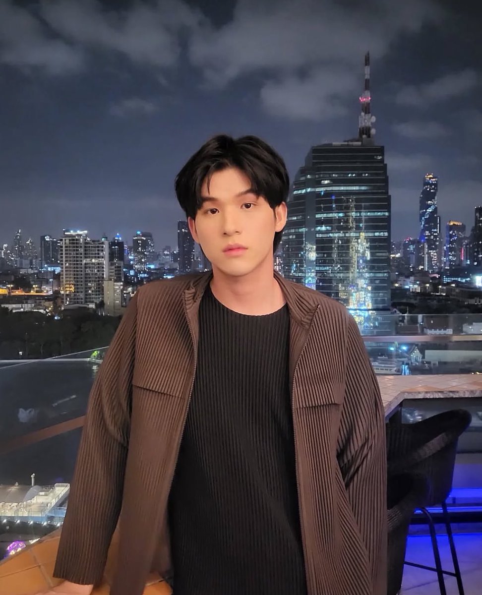 jesxseong's tweet photo. สกายกับตอนกลางคืน โคตรหล่อเลยเว้ย https://t.co/Yei3P6PJec