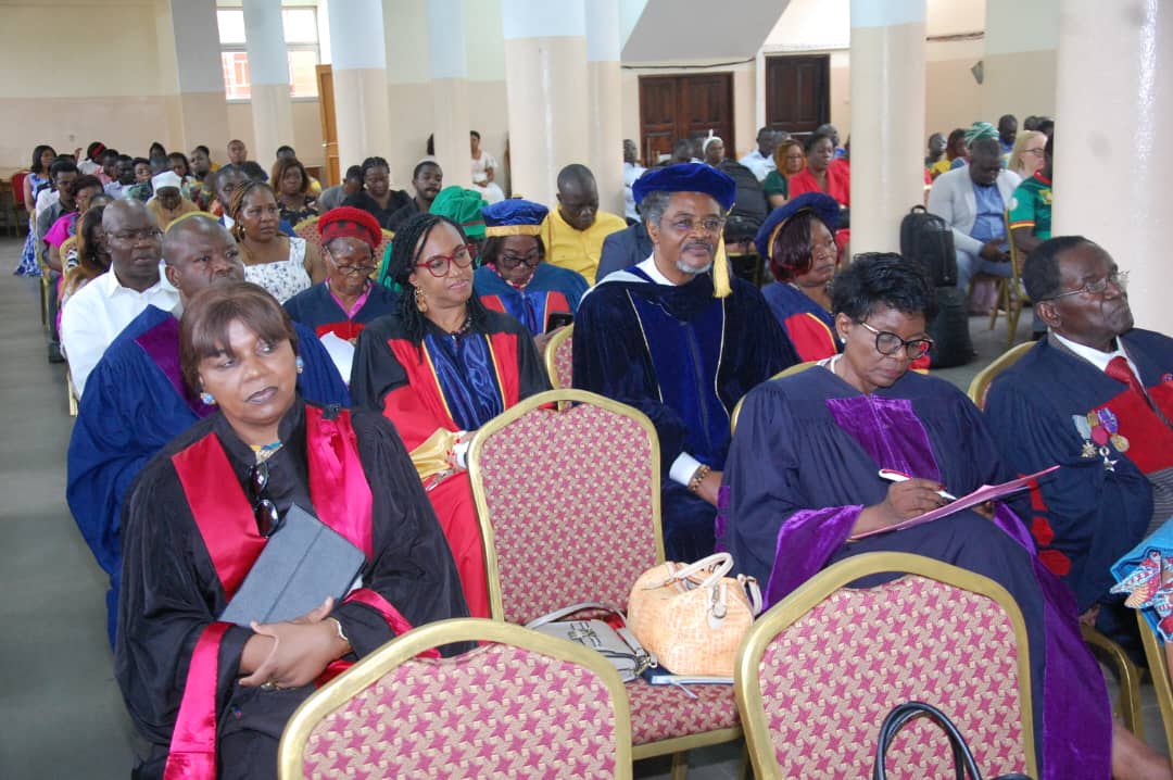 MbouleSr's tweet photo. 📚🎓 On 20.01.2025:  As associate professor and thesis co-director, at the Academic Convocation, Doctoral Training Unit (UFD) - School of Health Sciences (ESS)-UCAC Yaounde 🇨🇲.
 
I offered two original copies of my Ph.D.  thesis, for the ESS 📚 library.
 #PhD #ESS ##UCAC  #PBAp https://t.co/IJxQANM9Ol