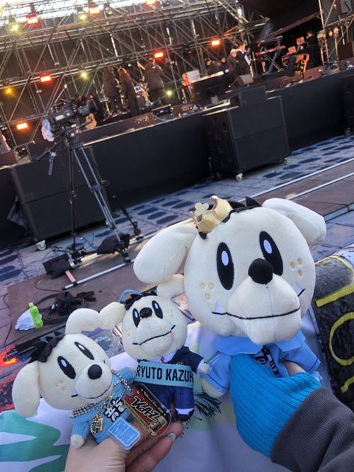 122EM29's tweet photo. 今年1発目の推し活がまさかの地元茨城県で
そしてKAZとして最初のフェスに参戦出来てほんと幸せでしたー🩵🩵🩵🩵
KAZのカッコいい姿と歌声に酔いしれた🩵
優しいカズラー様と繋がれてほんと最高な一日でした😊🩵
#KAZ
#1Festival https://t.co/e3ncFmpIg4
